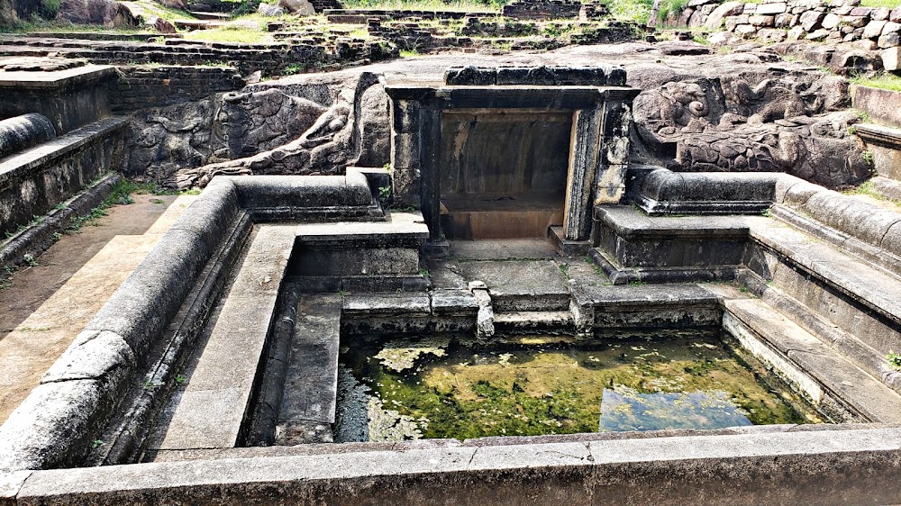 Visit Ranmasu Uyana (Royal Park)