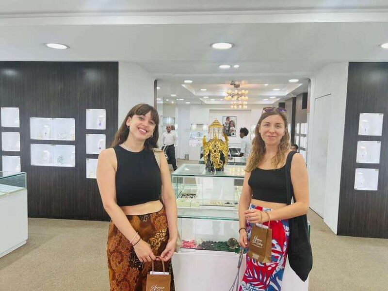 Gems of Love – Visit to Kandy Gem Museum