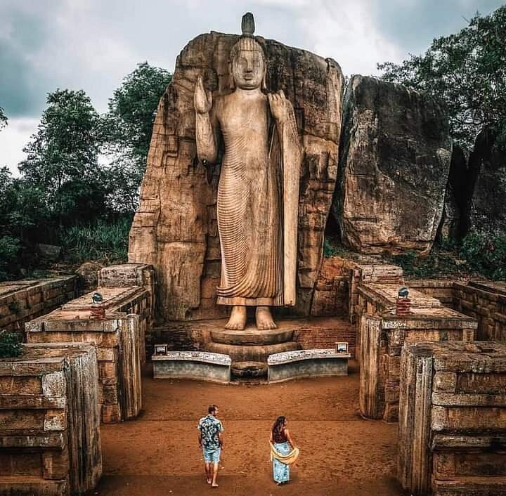 Visit Aukana Buddha Statue