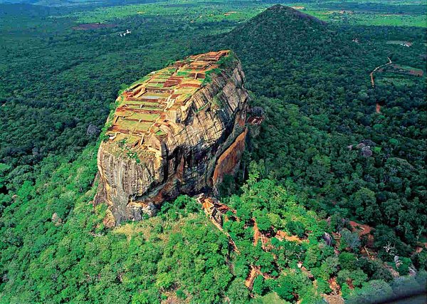 12-Day Grand Heritage & Nature Tour in Sri Lanka